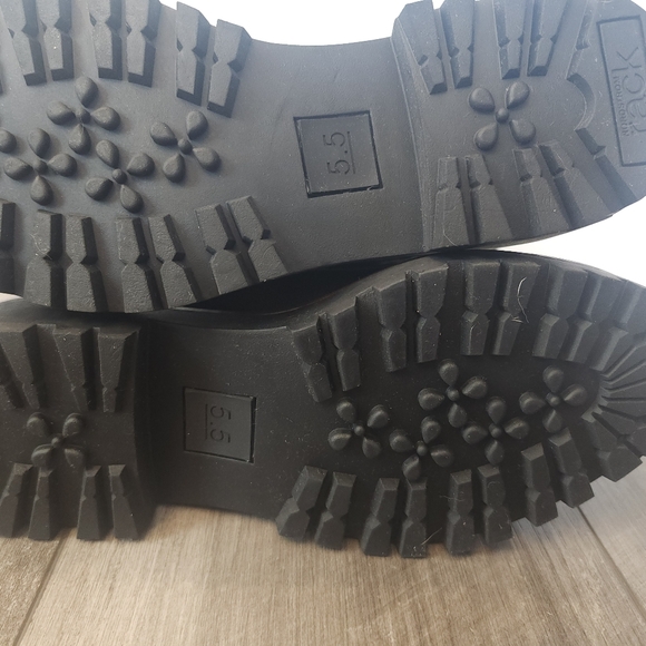 Nordstom Rack Size 5.5 Brown Quilted Combat Style Lace Up/Side Zip Boots - Picture 5 of 8